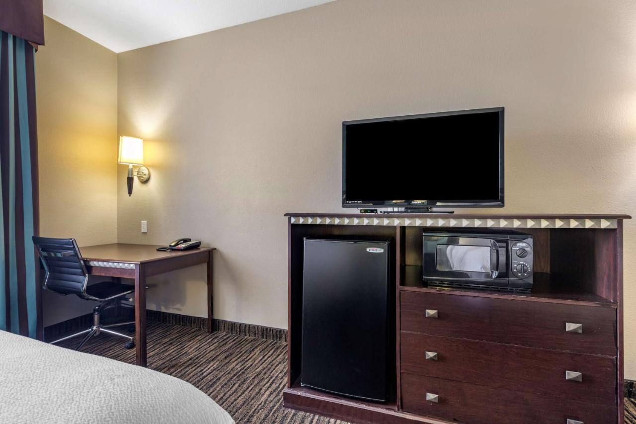 Best Western Mineola Inn Екстериор снимка