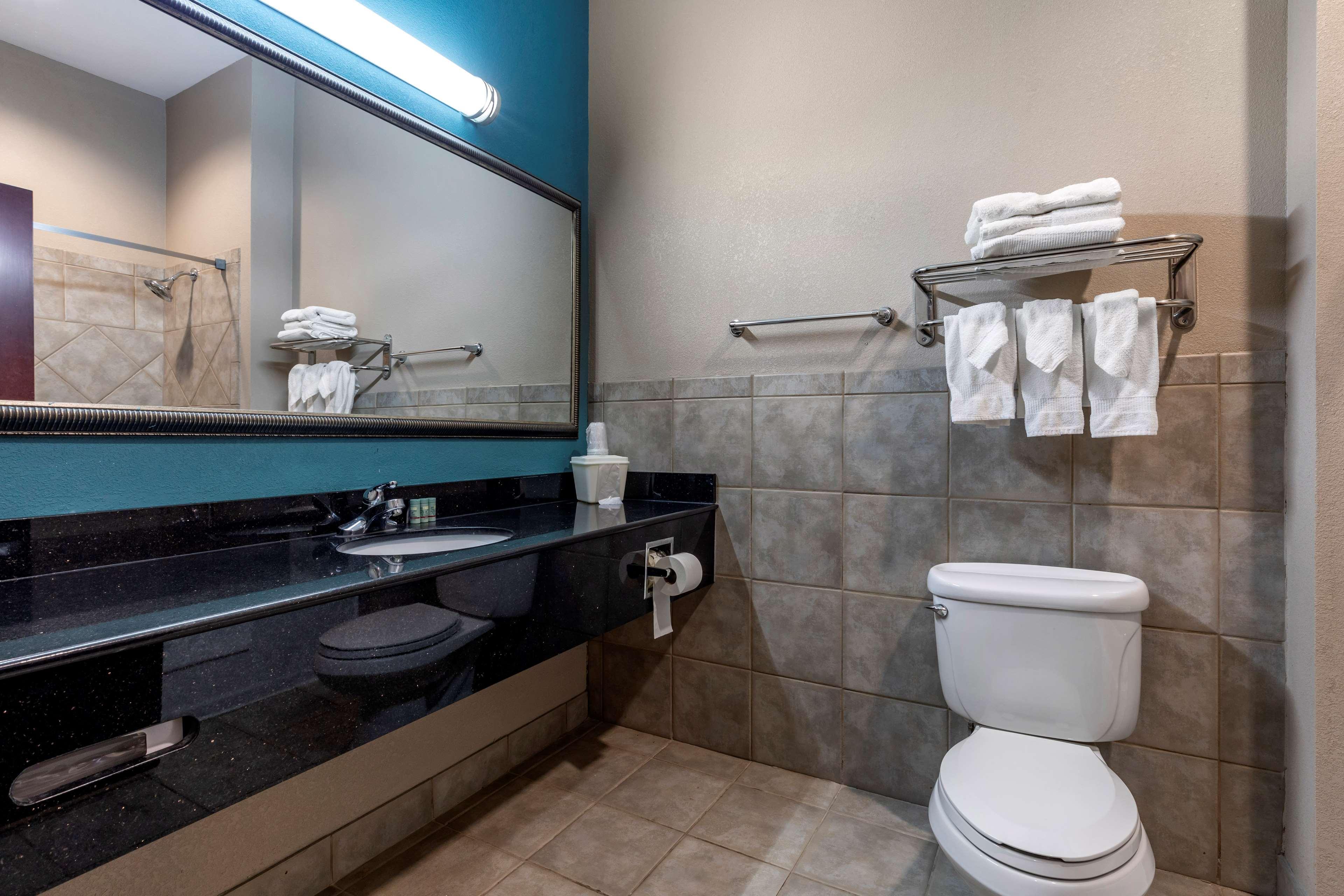 Best Western Mineola Inn Екстериор снимка