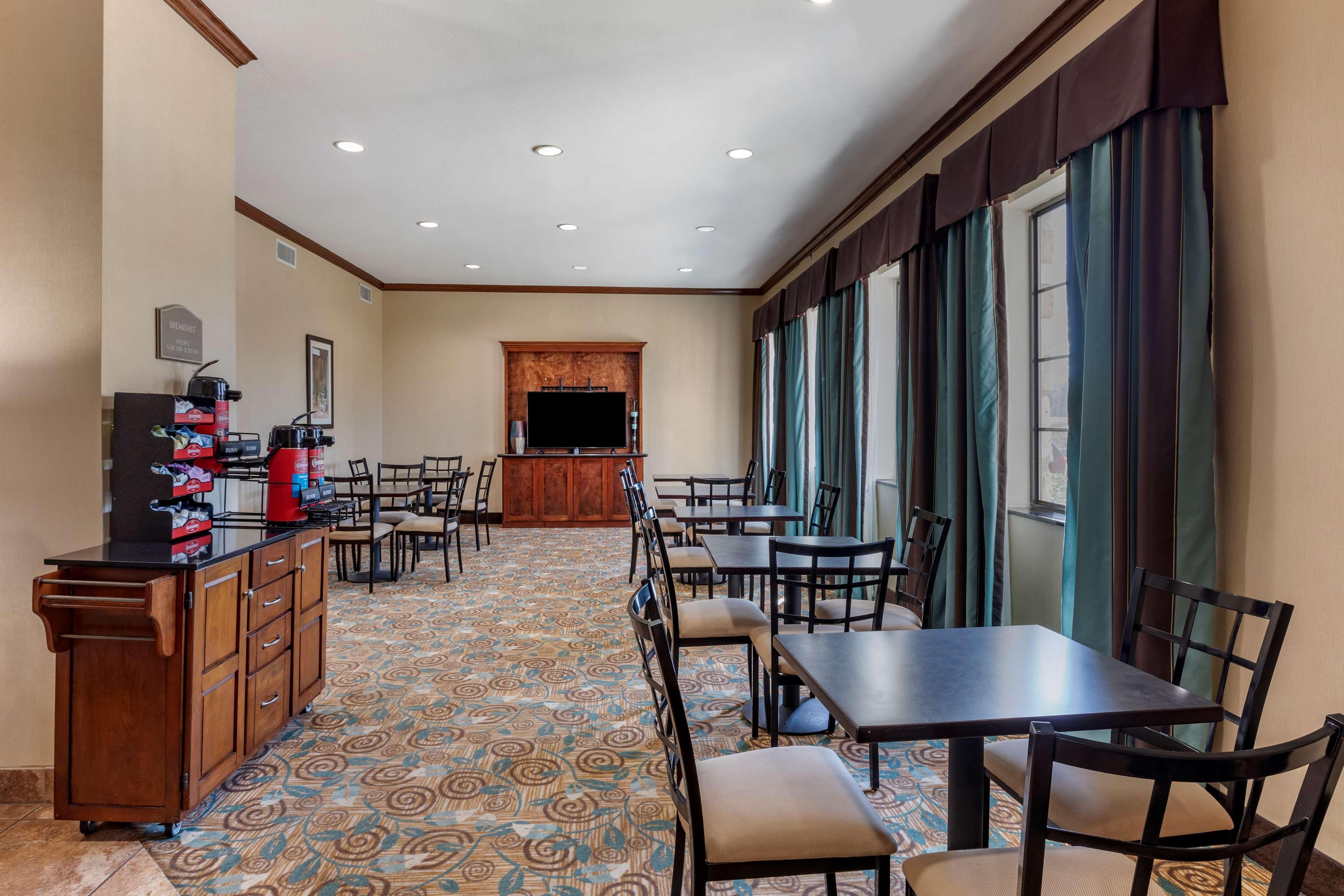 Best Western Mineola Inn Екстериор снимка