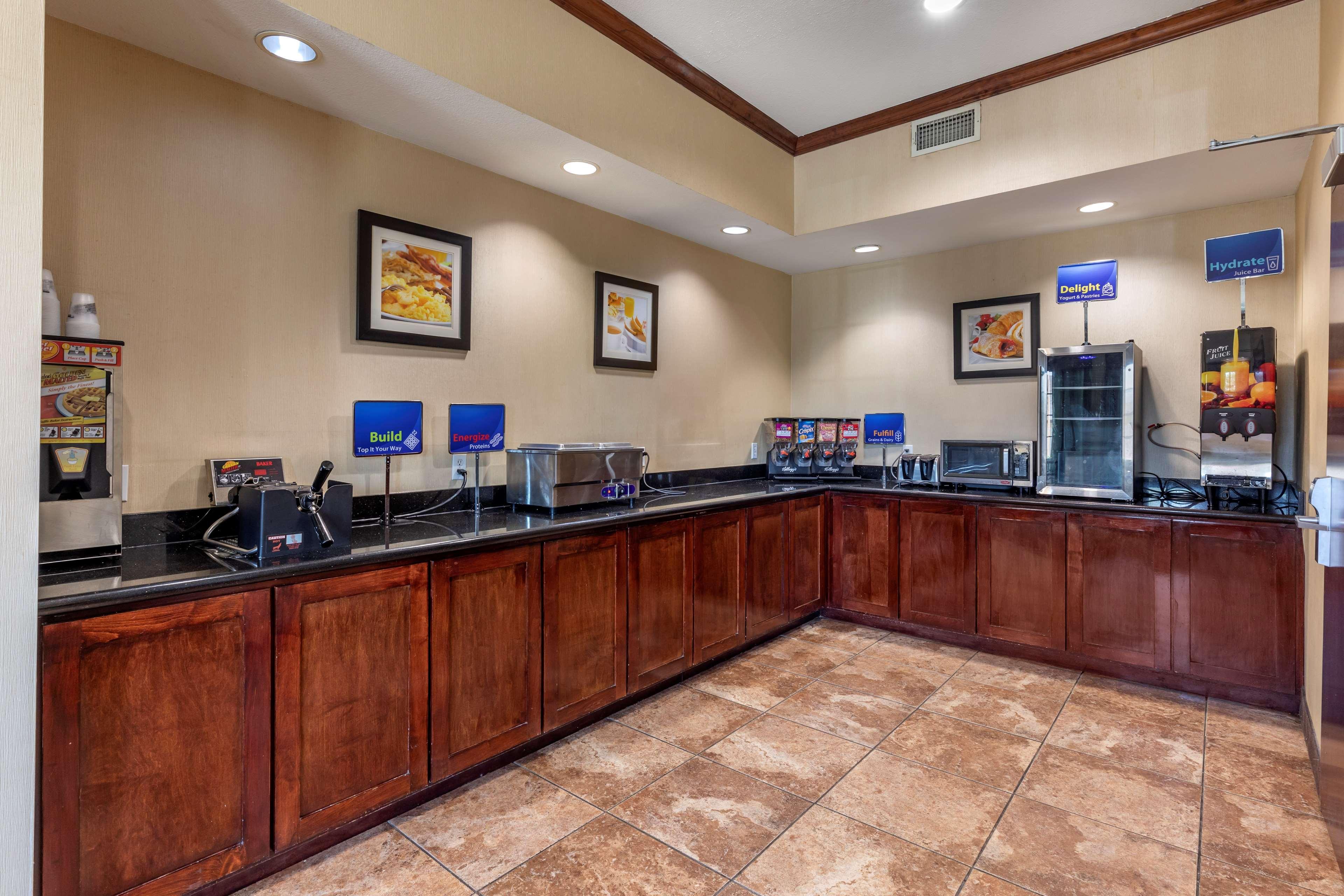 Best Western Mineola Inn Екстериор снимка