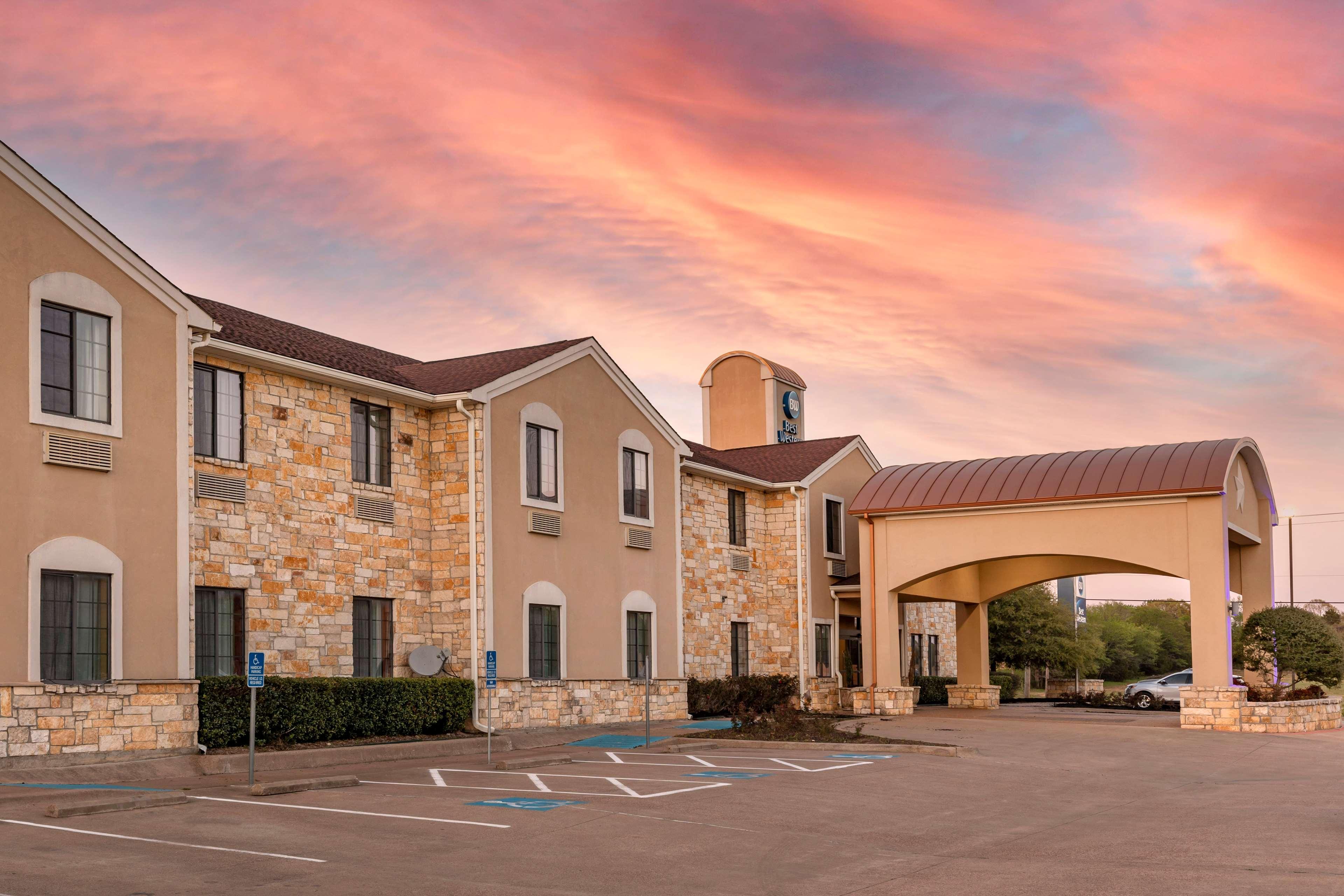 Best Western Mineola Inn Екстериор снимка