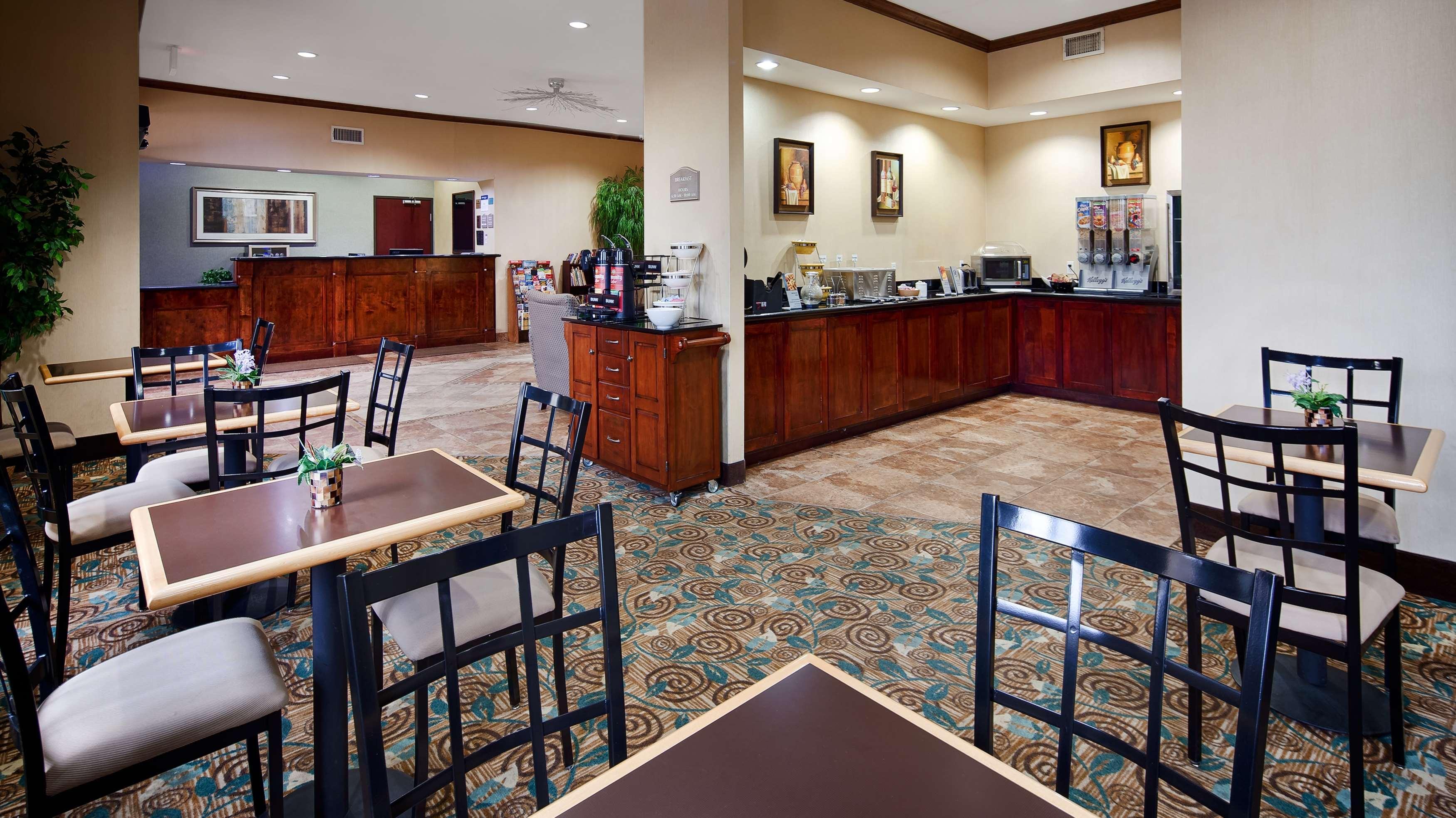 Best Western Mineola Inn Екстериор снимка