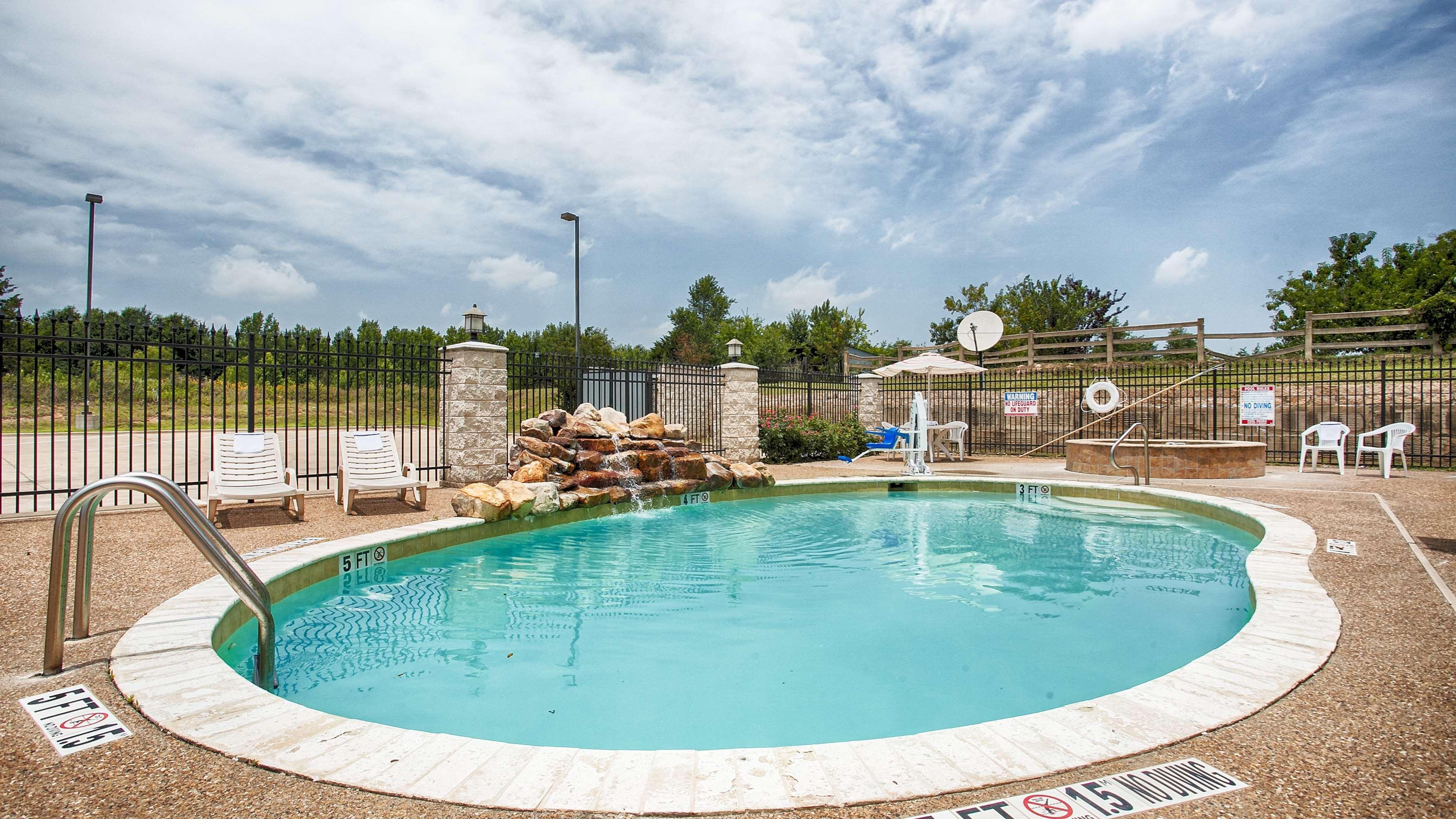 Best Western Mineola Inn Екстериор снимка