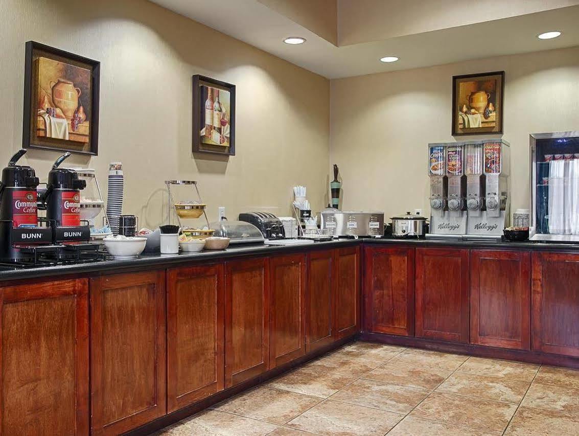 Best Western Mineola Inn Екстериор снимка